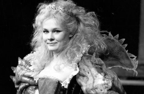 Judy Dench, Shakespeare Theatre, Shakespeare In Love, Royal Shakespeare Company, A Midsummer Night's Dream, Midsummer Night's Dream, Shakespeare Plays, Judi Dench, Midsummer Nights Dream