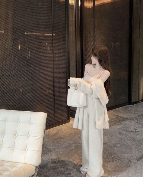 Rich Energy, Angelic Aesthetic, Hinata Cosplay, Elegant Mini Dress, Angel Aesthetic, Korean Fashion Trends, Crop Top Outfits, Modest Fashion Outfits, Home Outfit