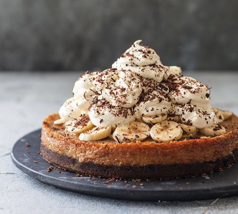 Banoffee Pie - Annabel Langbein – Recipes Dessert Night, Pie Recipe Easy, Annabel Langbein, Nut Free Desserts, Banoffee Pie Recipe, 4 Bananas, Caramel Pie, Banana Caramel, Lithuanian Recipes