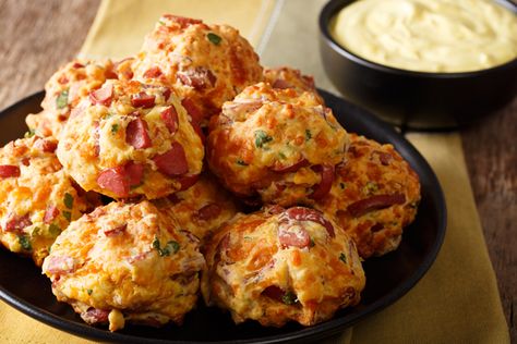 Sausage balls. Easy and tasty recipe – Olive Oils from Spain Ham And Cheese Balls, Bisquick Sausage, Sausage Balls Bisquick, Easy Sausage Recipes, Frozen Chocolate Bananas, Sausage Cheese Balls, Sausage Balls Recipe, Sausage Balls, Cheese Ball Recipes