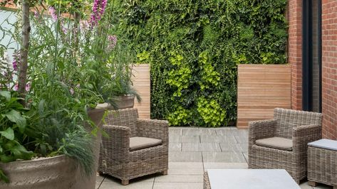 Ideas Para Decorar Jardines, Taman Diy, Garden Ideas To Make, Landscaping On A Hill, Jardim Diy, Desain Lanskap, Small Backyard Gardens, Vertical Gardens, Wall Garden