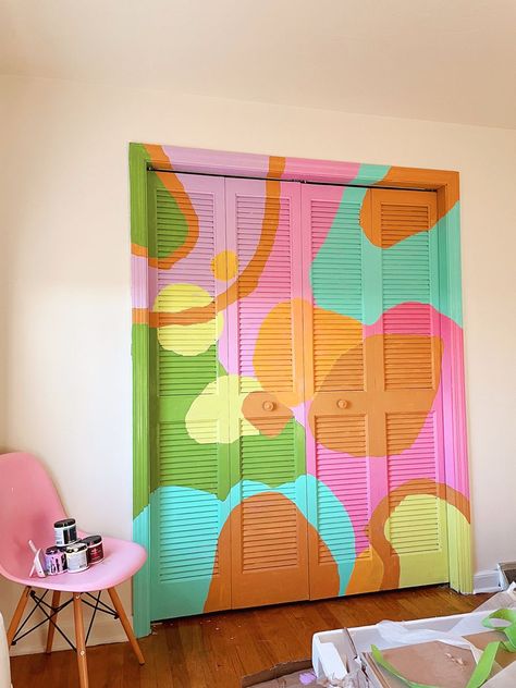 Maximalist Interior Paint, Funky Door Paint Ideas, Bed And Wall Gap Filler, Fun Stairs Ideas, Paint Around Mirror, Bedroom Statement Piece, Colorful Painting Interior, Abstract Room Design, Maximalism Wall Paint