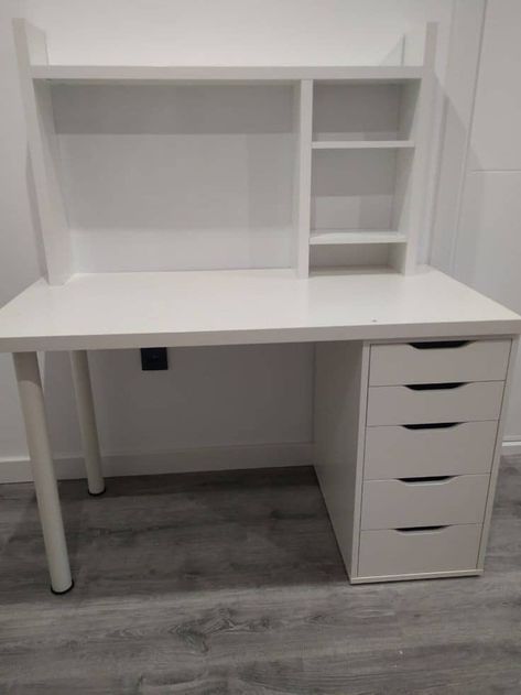 White Desk With Drawers, Office Design Home, Minimalism Home, Design Home Office, Study Table Designs, Study Desk Decor, Easy Room Decor, White Room Decor, White Desk