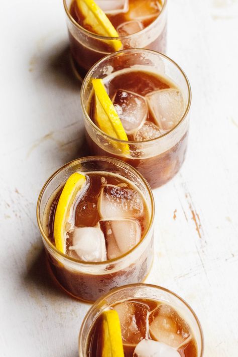 Naturally Sweetened Iced Coffee Lemonade | With Food + Love Coffee Lemonade, How To Make Ice Coffee, Iced Coffee Drinks, Lemon Drink, Cold Coffee, Coffee Drinkers, Blended Coffee, Juicing Lemons, Frappe