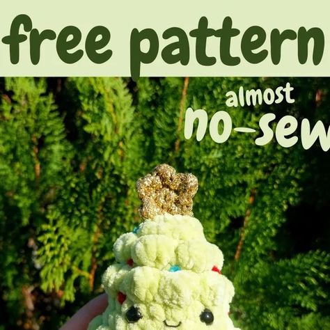 Crochet Christmas Plushies Pattern, Crochet Stuffed Christmas Tree, Winter Free Crochet Patterns, Crochet Christmas Tree Amigurumi, Christmas Tree Pattern Crochet, Cute Christmas Crochet Free Pattern, Christmas Tree Free Crochet Pattern, Crochet Christmas Tree Plush, Craft Market Crochet