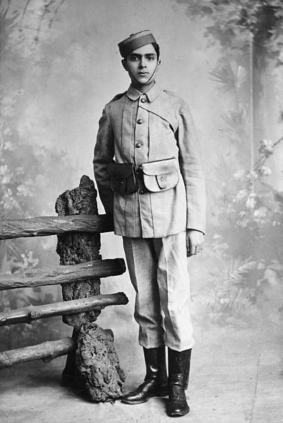 Young Nehru  circa 1905: Indian leader and nationalist statesman, the first prime minister of an independent India, Jawaharlal Pandit Nehru (1889 - 1964), wearing his Harrow School Cadets uniform. (Photo by Hulton Archive/Getty Images) Prime Minister, Jawaharlal Nehru Pictures, Indian Uniform, Pandit Jawaharlal Nehru, Harrow School, Jawaharlal Nehru, India Independence, Images Photos, Getty Images