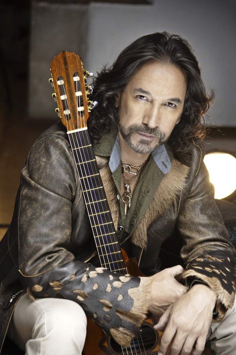 'El Buki' lleva a Torreón en su corazón Marco Antonio Solís, Movie Humor, Castle Tv Shows, Castle Tv, Marco Antonio, Marc Anthony, Latin Music, Hispanic Heritage, Music Is Life