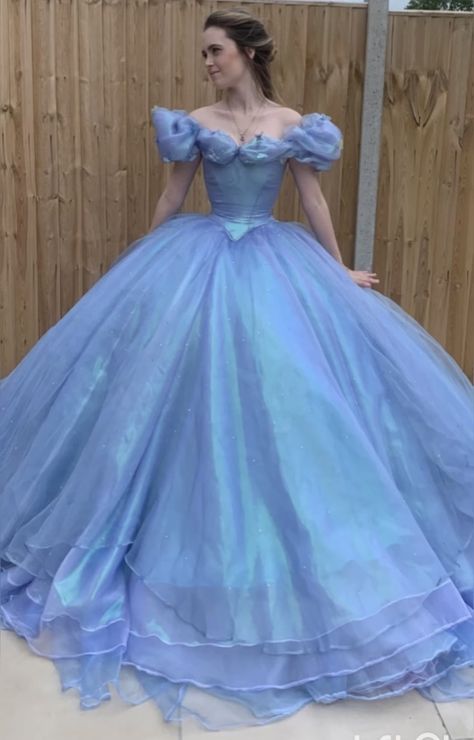 Disney Dress Up Ideas, Magical Dresses Fairytale, Elegant Quince Dresses, Disney Princess Inspired Dresses, Cinderella Ballgown, Cinderella Prom Dress, Dress Up Ideas, Disney Dress Up, Vintage Ball Gowns