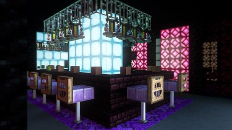 Cyberpunk Bar Minecraft Map Minecraft Bar Building, Club Minecraft Ideas, Minecraft Nightclub Ideas, Club In Minecraft, Bar Minecraft Build, Minecraft Dance Club, Minecraft Arcade Building, Minecraft Building Ideas Casino, Neon City Minecraft