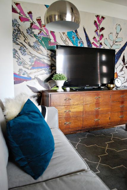 Love this! Funky Tv Room, Mural Behind Tv, Painting Behind Tv, Art Behind Tv, Wallpaper Behind Tv, Behind Tv Wall Decor, Cute Pen Holder, Condo Style, Apartment Remodel