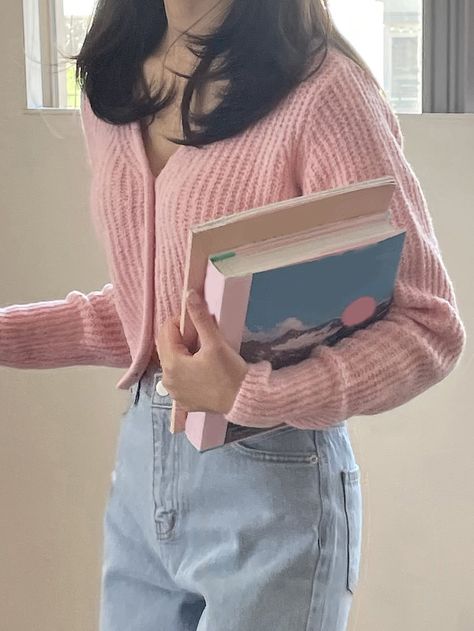 Pink Cardigan Outfit, Simple Girl Outfits, Outfit Korean Style, Outfit Cardigan, Winter Fashion Outfits Casual, Fashion Top Outfits, Korean Casual Outfits, Plain Outfits, Casual Day Outfits