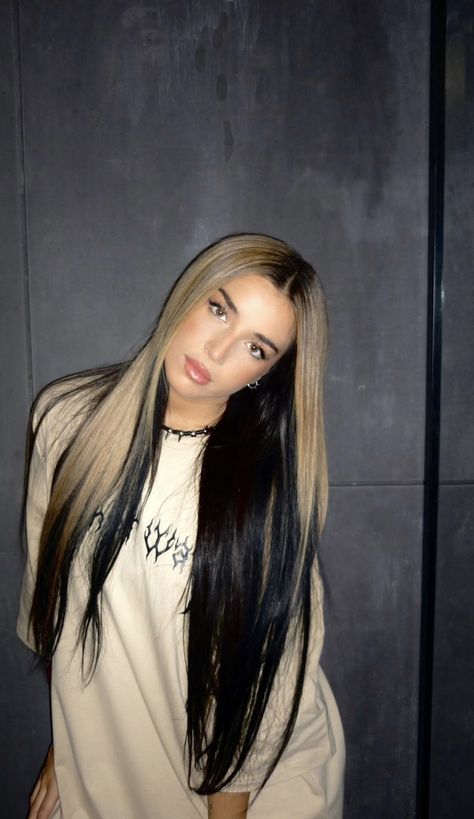 Dark Underneath Hair, Lola Indigo, Two Toned Hair, Blonde Hair With Highlights, Tone Hair, Beautiful Long Hair, Aesthetic Hair, Hair Highlights, Dyed Hair