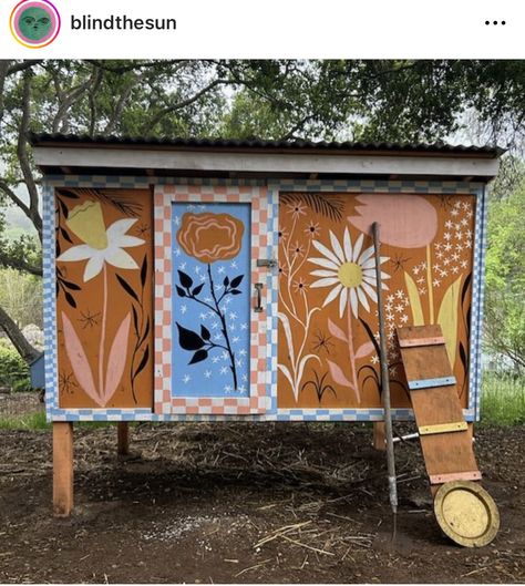 Outdoor Shed Interior Ideas, Shed Mural Ideas, Fun Mural Ideas, Painted Shed Mural, Chicken Coop Mural, Mural On Shed, Shed Murals Outdoor, Painted Chicken Coop, Folk Art Mural