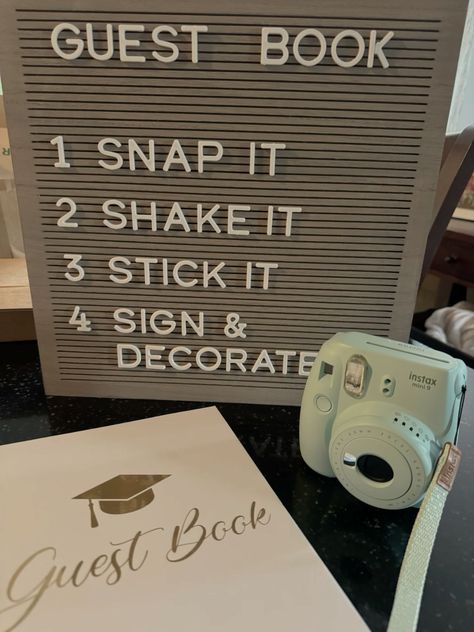 Guest Book Grad Party Idea Grad Party Keepsake Ideas, Party Aesthetic Graduation, Polaroid Guest Book Birthday, Grad Party Guest Book Ideas, Party Guest Book Ideas, Grad Party Guest Book, Aesthetic Grad Party, Photo Collage Ideas, 18th Party Ideas