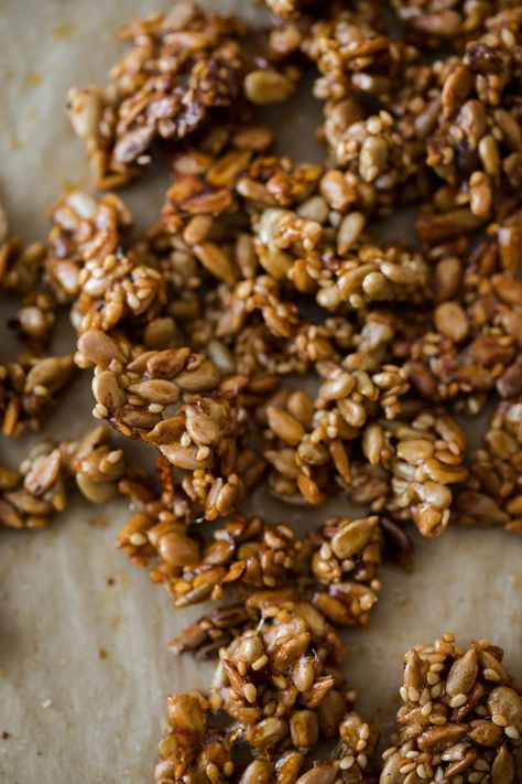 Sesame Sunflower Crunch | Cooking Component Sunflower Seed Recipes, Sesame Seeds Recipes, Salad Topping, Vegetarian Gluten Free, Plats Healthy, Grain Bowls, Paleo Recipe, Sesame Seed, Nut Recipes