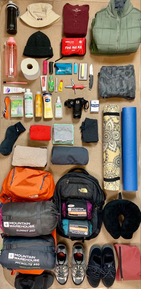 Camping Bag Essentials, Hiking Necessities, Couples Camping, Backpacking Essentials, Weekend Camping, Trip Packing, Camping Kit, Camping Aesthetic, Hiking Essentials