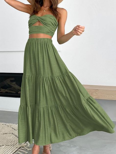 This maxi skirt is perfect for both summer and fall! In order to provide you extreme comfort, it’s made of soft 100% cotton; lightweight flowy material keep you cool all day; elastic waist, comfortable to wear and it’s definitely the must have! #ad Long Beach Skirt, Long Flowy Skirt, Teaching Outfits, Europe Outfits, Tiered Maxi Skirt, Womens Maxi Skirts, Beach Skirt, Summer Boho, Boho Skirts