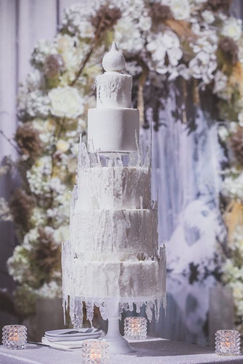 Frozen Whimsy ~ WedLuxe Magazine Ice Wedding Cake, Frozen Wedding Cake, Winter Themed Wedding Cakes, Icy Wedding Theme, Icicle Cake, Wedding Cake Winter, Narnia Wedding, Frozen Wedding Theme, Snowflake Wedding Theme