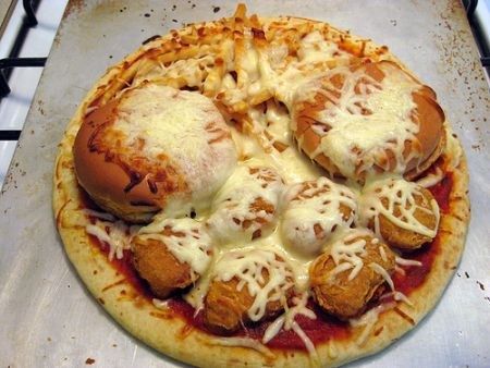 9 of the Weirdest Pizzas You Will Ever See Weird Pizza Toppings, Weird Pizza, Indian Pizza, Mac And Cheese Pizza, Sausage Mushroom, Nutella Pizza, Chicken Mcnuggets, Chocolate Pizza, Cheese Rolls