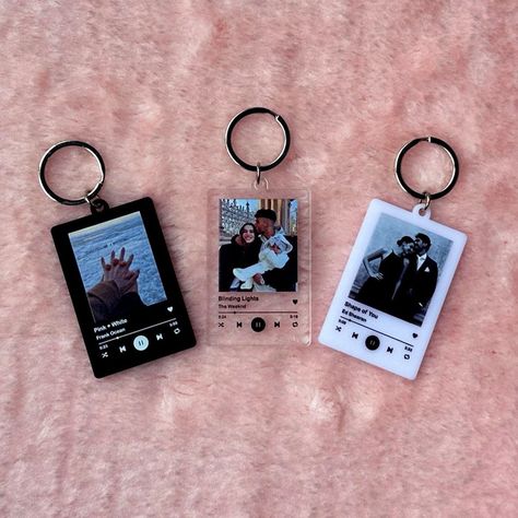 Personalized Song Keychain,  Custom Photo Keychain,  Music Keychain,  Unique Gifts for Her,  Album Keychain,  Gift for Couple,  Song Keyring Cheap Gifts For Boyfriend, Song Keychain, Album Keychain, Keychain Music, Music Keychain, Couple Song, Homemade Gifts For Boyfriend, Couples Accessories, Keychain Custom