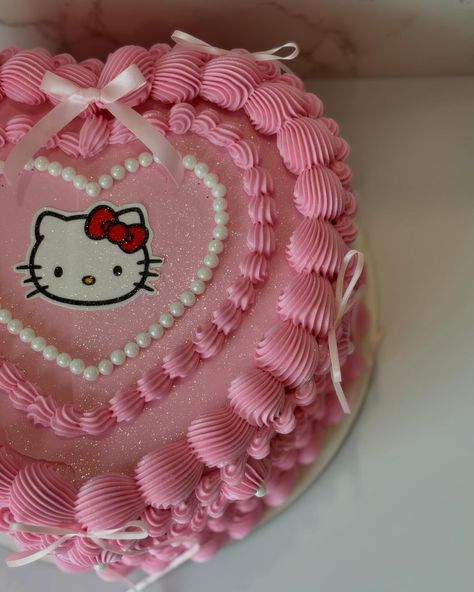 Hello Kitty cutie 🩷😻 #idahofalls #idahofallscakes #heartcake #vintagecake #buttercreamcake #lambethcake #coquettecake Hello Kitty Cakes, Coquette Cake, Hello Kitty Birthday Cake, Sanrio Stuff, Bow Cakes, Vintage Cakes, Kitty Cake, Hello Kitty Cake, Hello Kitty Birthday