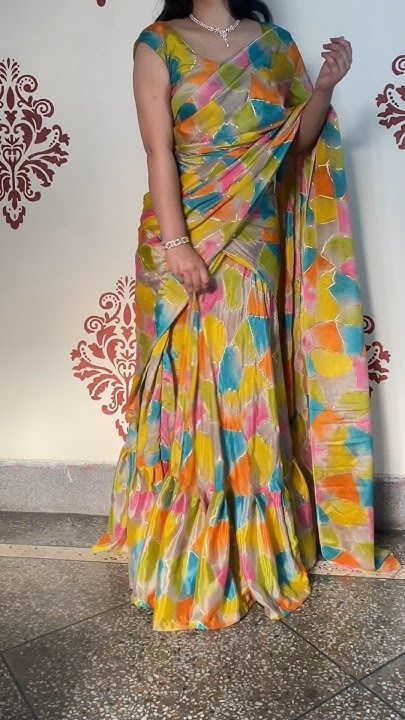 Half Saree Designs Simple, Saree Gown Indian, Simple Gown Designs, Dress For Bride Sister, Blouse Hangings, Simple Gown, Gown Saree, Trending Saree, Simple Saree Designs