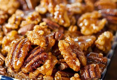 Praline Crunch Praline Party Mix Recipe, Praline Crunch Snack Mix Recipe, Pecan Praline Crunch, Pecan Praline Crunch Recipe, Praline Crunch Snack Mixes, Praline Crunch Recipe, Mixed Nuts Recipes, Party Loaf, Praline Pecans Recipe