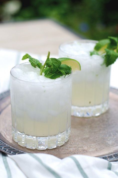 Friday at Five: The Southside Cocktail. A gin mojito! | Go Go Go Gourmet @gogogogourmet Southside Cocktail, Gin Mojito, Gin Cocktail Recipes, Mint Mojito, Gin Cocktail, Easy Cocktails, Wedding Drink, Gin Cocktails, Summer Cocktails