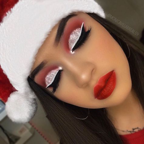 Creative Christmas Makeup Looks, Creative Christmas Makeup, Makeup Looks Winter, Holiday Eye Makeup, Disney Eye Makeup, Christmas Makeup Looks, Christmas Makeup Simple, Christmas Party Makeup, Xmas Makeup