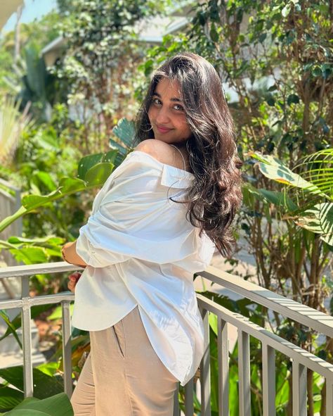 #Model & #Actress 😘🥰😍🤩🥵 Check out insta : @thesizzlingcelebs @highlight Revathi Pillai, Aesthetic Grunge Outfit, Beautiful Dresses Short, South Actress, Instagram Model, Confident Woman, Beautiful Smile Women, Work Outfits Women, Desi Beauty