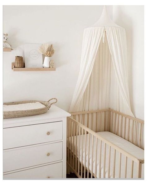 Apartment Nursery, Baby Bed Canopy, Baby Crib Canopy, Small Room Nursery, Girls Bed Canopy, Small Baby Room, Ideas Habitaciones, Nursery Canopy, Baby Canopy