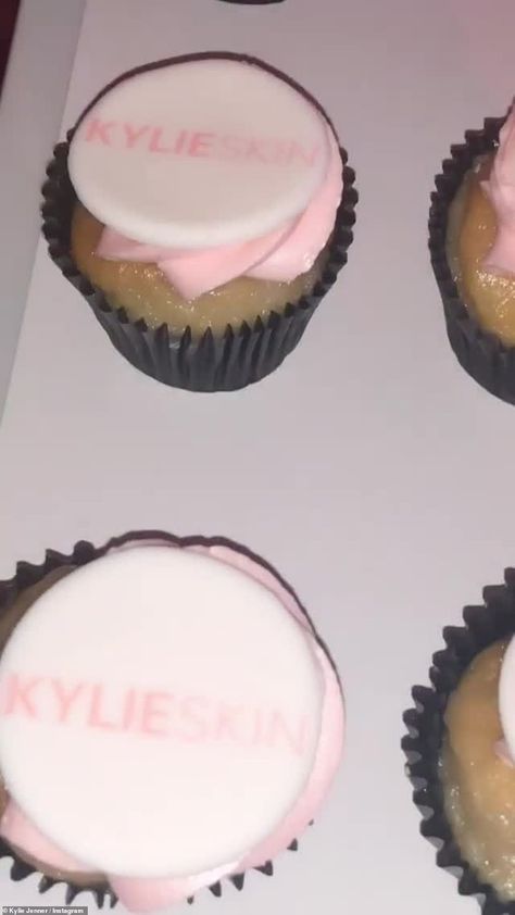 Skincare Launch, Los Angeles Party, Business Launch Party, Kylie Jenner Blonde, Skin Logo, Kylie Skin, Kylie J, Pink Frosting, Small Business Inspiration