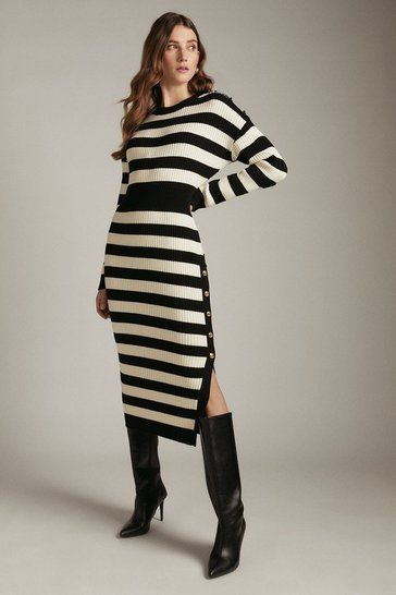 Knitting Stripes, Striped Dress Outfit, Black And White Stripe Dress, Knitted Maxi Dress, Latest Maxi Dresses, Long Striped Dress, Maxi Dress Designs, Work Trip, Maxi Dress Collection