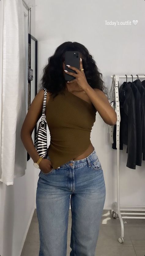 Chic And Trendy Outfits, Classy Woman Fashion, Style Black Women Outfit Ideas, Casual Kickback Outfit, Affordable Quality Clothing, Summer Party Outfit Night Baddie, Cute Modest Outfits For Summer, Dinner Outfits Mid Size, Cute Bowling Outfit Date Casual