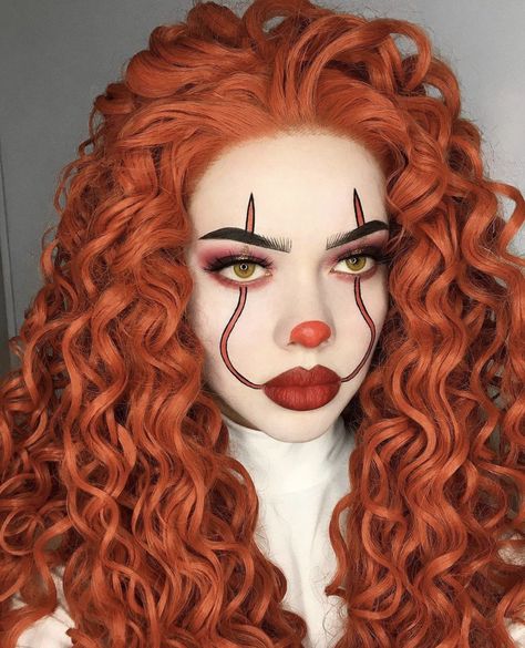 Orange Hair Costumes, Red Straight Hair, Halloween Lip Makeup, Makeup 2022, Drag Queen Makeup, Classic Halloween Costumes, Halloween Clown, Halloween Eyes, Queen Makeup