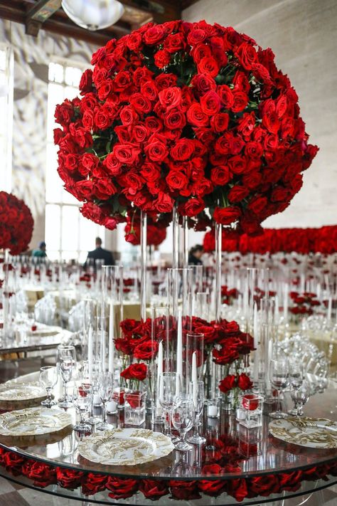 Wedding Table Stands, Red Party Ideas, Rose Centerpieces Wedding, Centerpiece For Wedding, Rose Centerpiece, Red Centerpieces, Candelabra Wedding, Red Wedding Decorations, Red And White Weddings