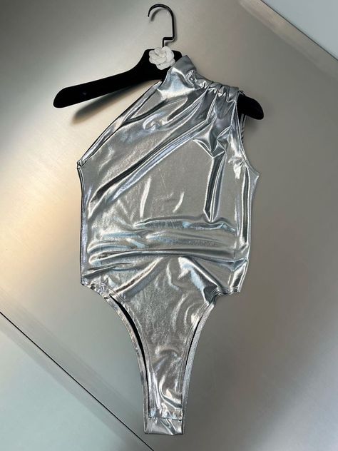 Silver Body Suit, Holographic Bodysuit, Silver Bodysuit, Jumper Suit, Two Pieces Set Outfits, One Shoulder Bodysuit, Metallic Bodysuit, Silver Bodies, Set Outfits