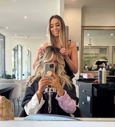 #salon #selfie #hairselfie#hairsalon Cosmology Aesthetic Hair, Hair Dressers Aesthetic, Hair Salon Mirror Selfie, Salon Party Ideas, Hair Salon Selfie, Hairstyling Aesthetic, Hairstylist Vision Board, Hairdresser Portrait, Cosmotology Pictures Aesthetic