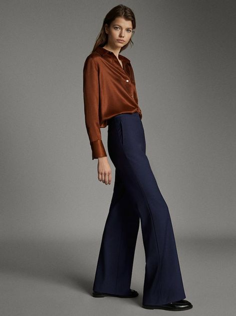 Flared hem wool trousers. Navy Trousers Outfit Women, Navy Blue Trousers Outfit, Navy Trousers Outfit, Blue Trousers Outfit, Blue Pants Outfit, Slacks Outfit, Dark Blue Pants, Massimo Dutti Women, Navy Outfit