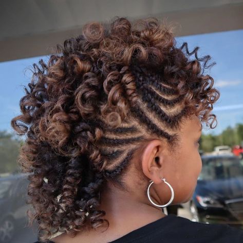 Braid Side Hairstyles, Braid Mohawk For Black Women, Braided Mohawk For Black Women, Crochet Mohawk, Natural Hair Mohawk, Mohawk Braids, Curly Mohawk Hairstyles, Mohawk Updo, Braided Mohawk Hairstyles