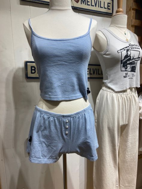 brandy melville matching set 💙💙💙 Brandy Matching Pjs, Brandy Melville Pajama Set Aesthetic, Pajama Set Brandy Melville, Brandy Pjs Aesthetic, Brandy Melville Matching Set, Brandy Pyjama Set, Matching Brandy Set, Brandy Melville Sleepwear, Brandy Sets Aesthetic