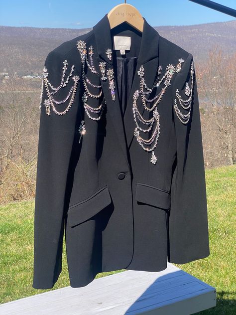 From chains to 💎 crystals, this Cheyenne Blazer has it all #cinqasept Blazer With Chains, Blazer Jewelry, Chain Blazer, Rhinestone Blazer, Venus In Capricorn, Chanel Blazer, Harold Pinter, Graphic Shirt Design, Fashion Boy