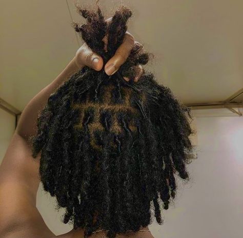 Hair Twists Black, Dreadlock Hairstyles For Men, Beautiful Dreadlocks, Short Locs Hairstyles, Faux Locs Hairstyles, Starter Locs, Dreads Styles, Pelo Afro, Hair Twist Styles