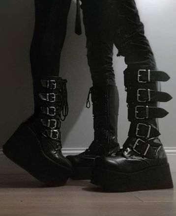 Combat Boots Aesthetic, Demonia Boots, Goth Shoes, Goth Boots, Goth Aesthetic, Grunge Goth, Dark Fashion, Couple Aesthetic, Platform Boots