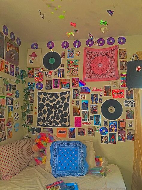 indie room Indie Kid Room, Indie Bedroom Ideas, Kidcore Room, Indie Room Inspo, Indie Rooms, Indie Room Ideas, Indie Bedroom, Indie Decor, Retro Room