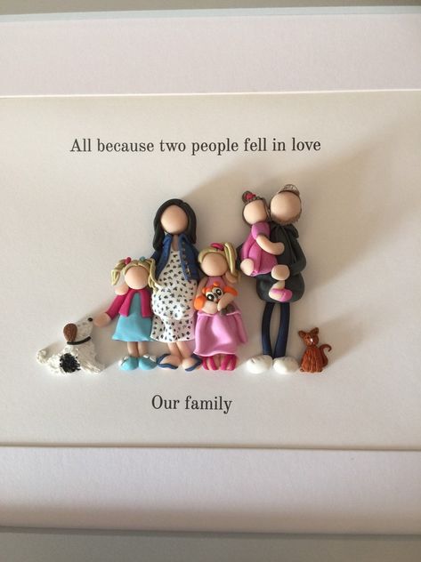 Clay People, Family Frames, Portrait Frame, Handmade Clay, Rock Crafts, Clay Projects, Polymer Clay Crafts, Cute Crafts, Clay Creations