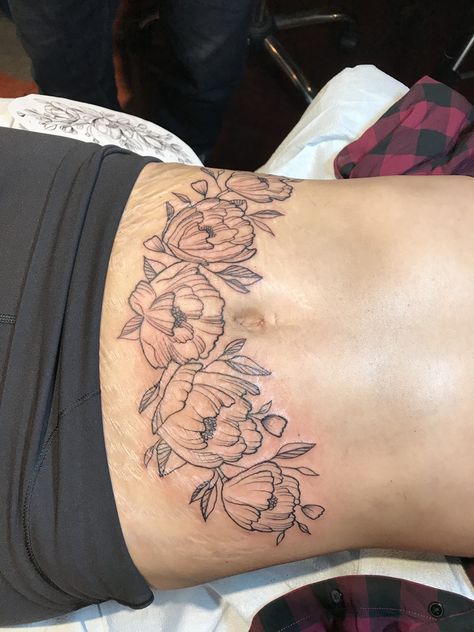 Stomach Stretch Mark Tattoos Women, Tattoo Stretch Mark Cover Up, Stomach Stretch Mark Tattoo, Stretch Mark Tattoo Cover Up, Dragon Tattoo Stomach, Stretch Mark Tattoo, Side Stomach Tattoos, Lower Stomach Tattoos, Stomach Tattoos Women