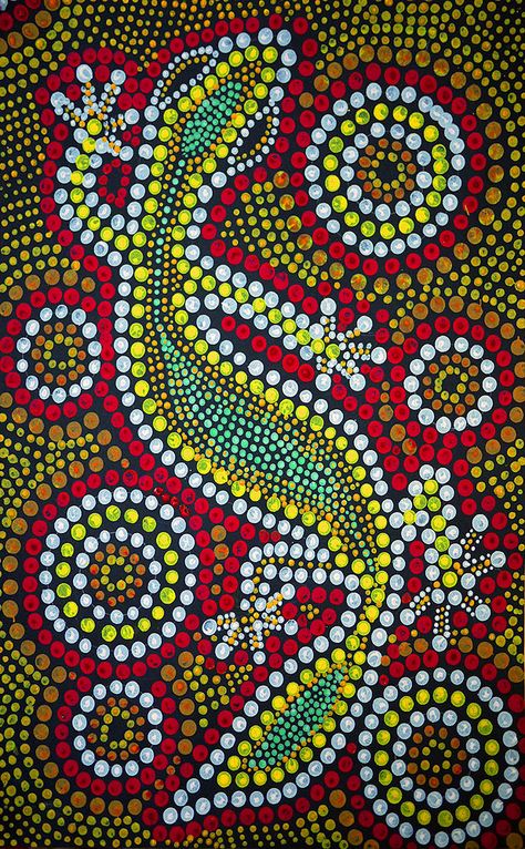 Best viewed on black background  Gecko created by repetitive pattern of dots. I used the end of wooden pencils, small toothpicks and Q-tips to create the various dot sizes.   Inspiration was Australian aboriginal dot painting art and my own fascination with dots, repetition, circles, patterns and the rhythm caused when they are combined. I also have a passion for geckoes, their behavior, look, skin patterns and body design.    Material tempera paint and construction paper. Not very permanent... Aboriginal Art Dot Painting, Classe D'art, Aboriginal Dot Painting, Aboriginal Dot Art, Aboriginal Painting, Aboriginal Artwork, Desenho Tattoo, Dot Art Painting, Middle School Art