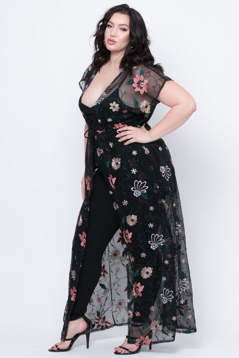 Knit Kimono, Plus Size Clothing Stores, Affordable Plus Size Clothing, Plus Size Gowns, Floral Lace Dress, Floral Kimono, Curvy Girl Outfits, Curvy Outfits, Sheer Dress