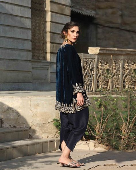 misha lakhani Velvet Pakistani Dress, Velvet Dresses Outfit, Misha Lakhani, Pakistani Formal Dresses, Velvet Dress Designs, Pakistani Dresses Casual, Salwar Kamiz, Velvet Clothes, Casual Wear Dress